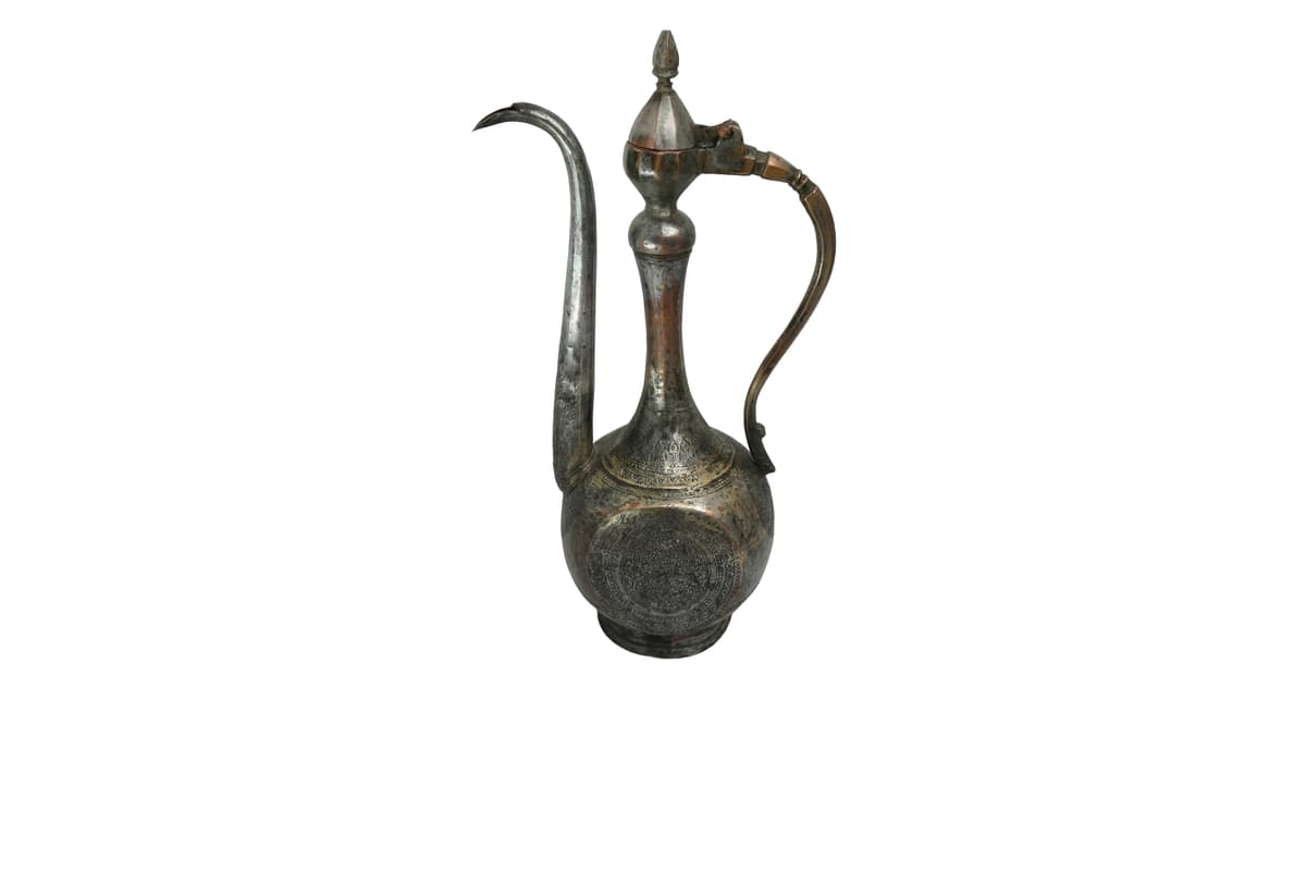 ابريق نحاسي